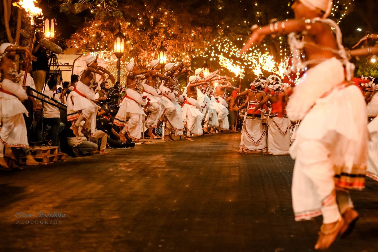 Esala Perahera in Kandy | Wonders of Ceylon