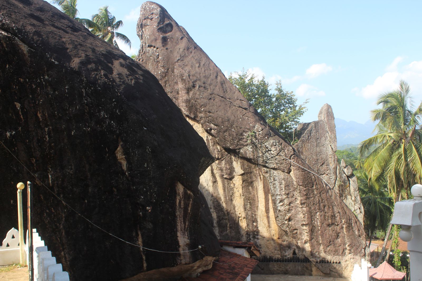 Aluviharaya Rock Cave Temple | Wonders of Ceylon